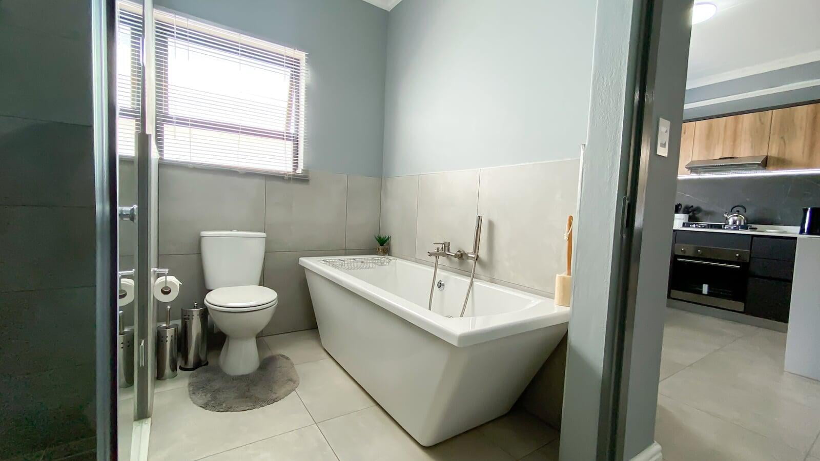 Ground Floor Full Bathroom 4